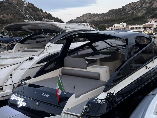 Vermietung Motorboot Baia mit Führerschein