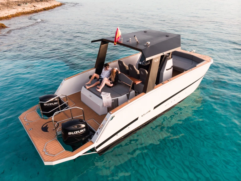 Motorboot mit oder ohne Skipper Custom Made mieten in s'Arenal