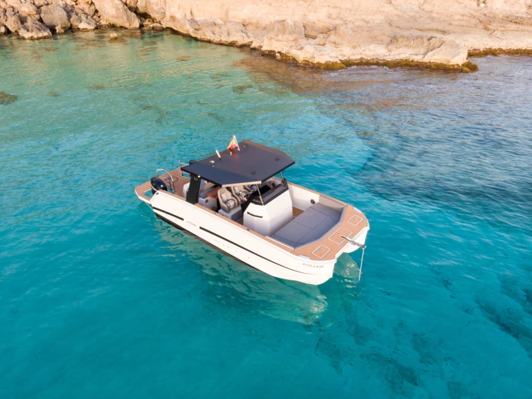Vermietung Motorboot Custom Made mit Führerschein