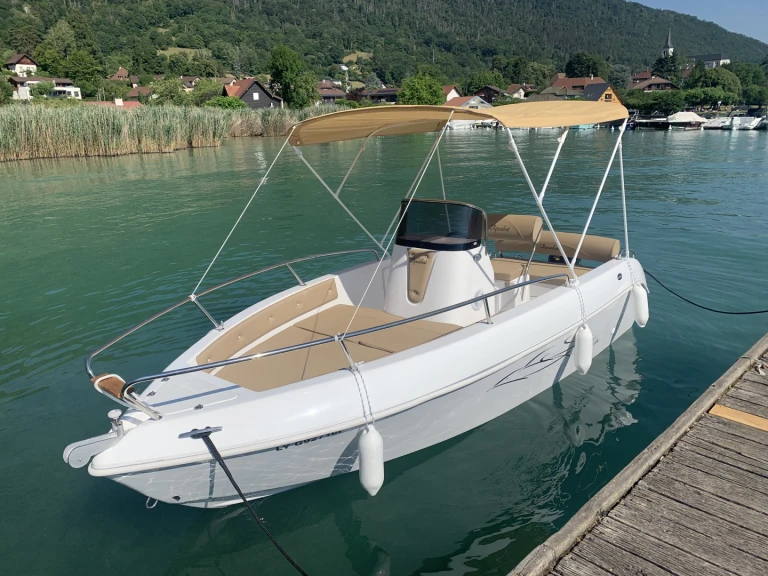 YachtCharter in Annecy - Aquabat Sport Line 17 auf SamBoat