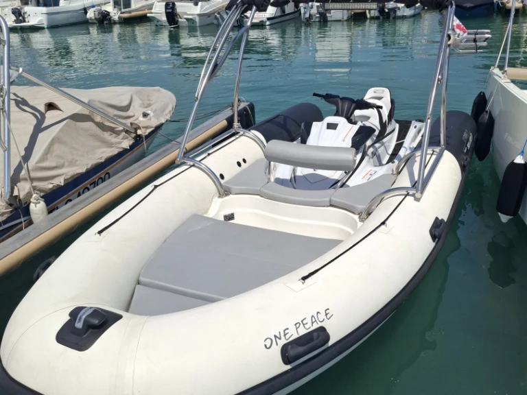 Schlauchboot mit oder ohne Skipper Sealver mieten in Yvoire