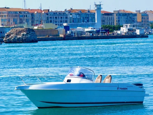 Vermietung Motorboot B2 Marine mit Führerschein