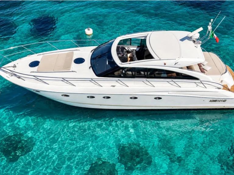 Yacht mieten in Port of Cannigione zum besten Preis