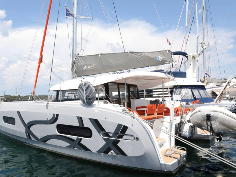 YachtCharter in Pula - Excess Excess 11 auf SamBoat