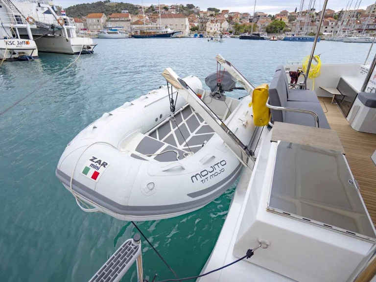 Fountaine Pajot Astrea 42 mieten Pula