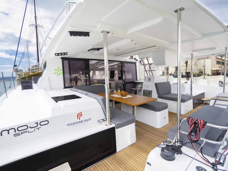 YachtCharter in Pula - Fountaine Pajot Astrea 42 auf SamBoat