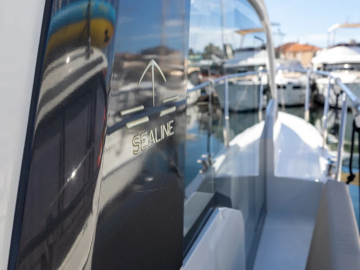 Motorboot mieten in Biograd na Moru - Sealine Sealine C335