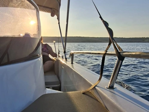 Motorboot mieten in Msida Yacht Marina zum besten Preis