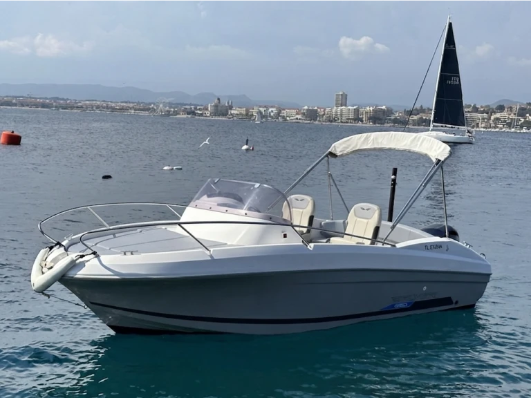 Bénéteau Flyer 6.6 SUNdeck mieten Saint-Raphaël