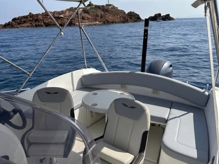 Ein Bénéteau Flyer 6.6 SUNdeck mieten in Saint-Raphaël
