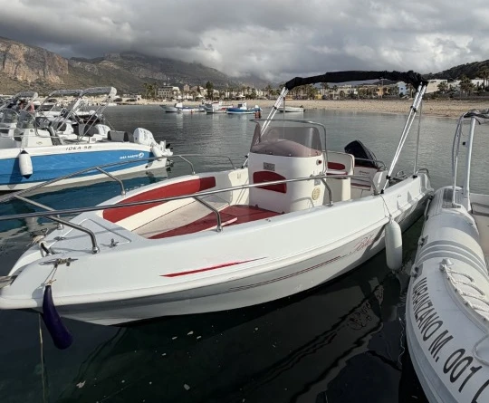 Ein Blumax open 19 mieten in San Vito Lo Capo