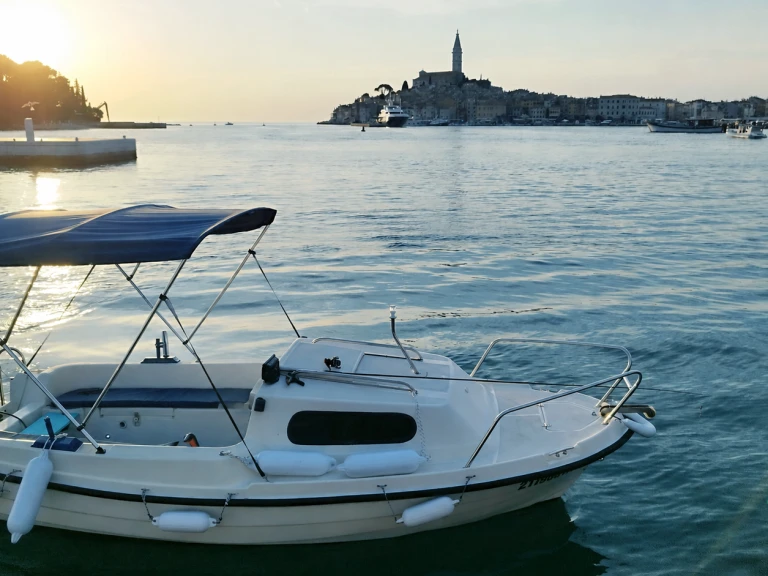Motorboot mit oder ohne Skipper Sportmare mieten in Rovinj