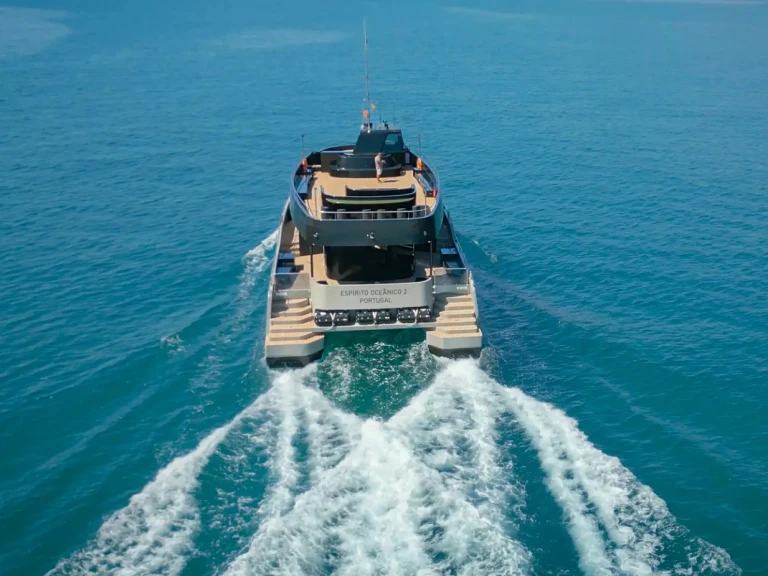Ein Catamaran Custom mieten in Albufeira