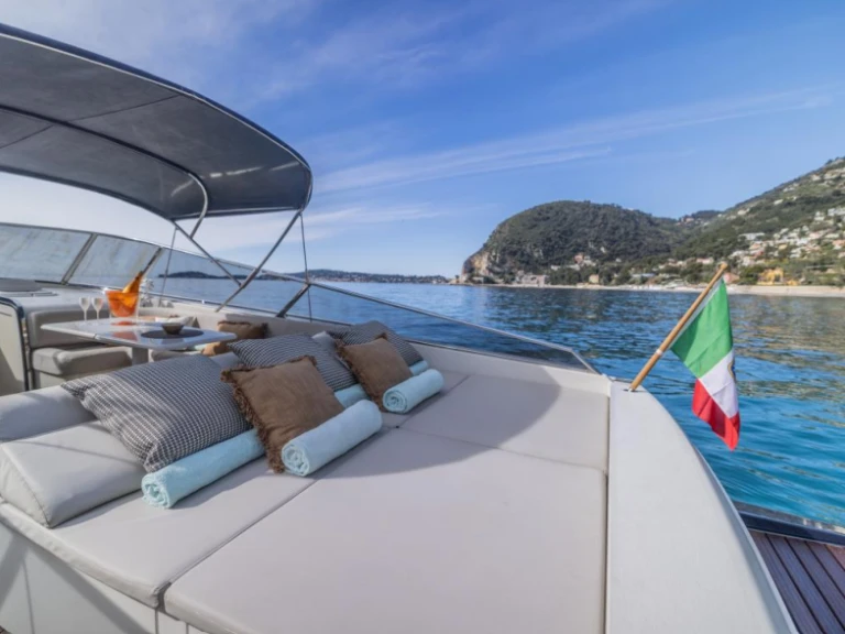 Motorboot mit oder ohne Skipper Itama mieten in Saint-Jean-Cap-Ferrat