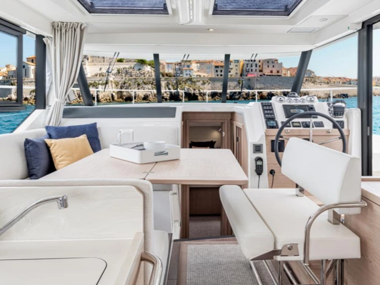 YachtCharter in Juan-les-Pins - Bénéteau Swift Trawler 41 Fly auf SamBoat