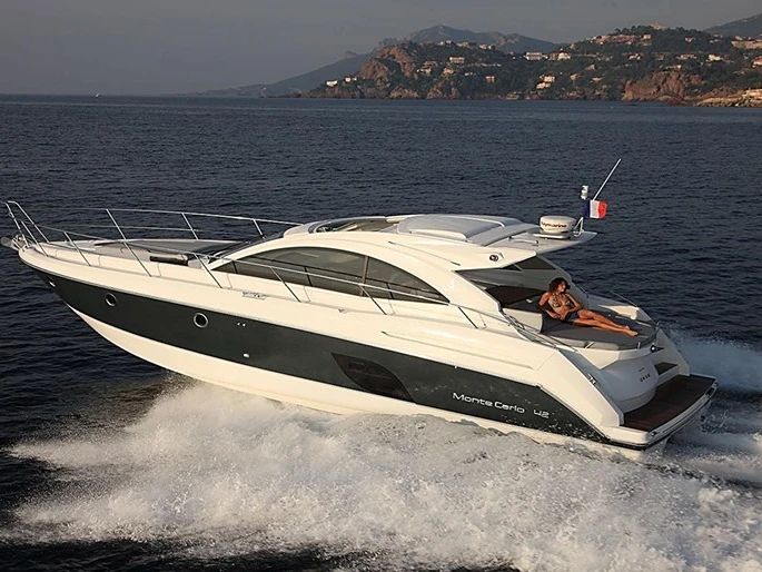 Motorboot mieten in Juan-les-Pins - Bénéteau Monte Carlo 42