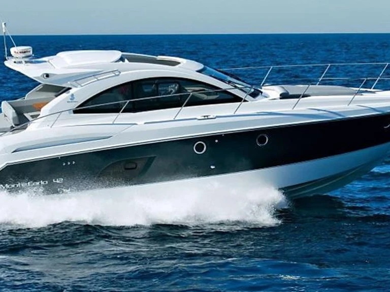 YachtCharter in Juan-les-Pins - Bénéteau Monte Carlo 42 auf SamBoat