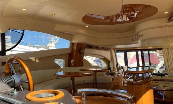 Motorboot mit oder ohne Skipper Azimut mieten in Juan-les-Pins
