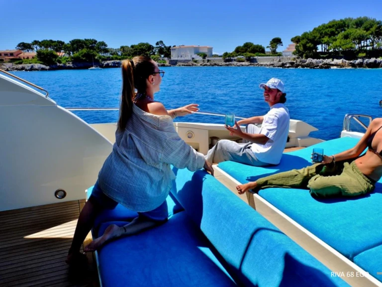 Vermietung Yacht Riva mit Führerschein