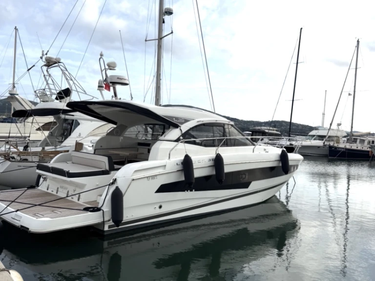 Bootsverleih Jeanneau Leader 36 Sportop Port Cogolin Samboat