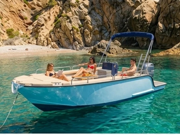 Ein Moggaro Open 6'50 mieten in Real Club Nautico Denia