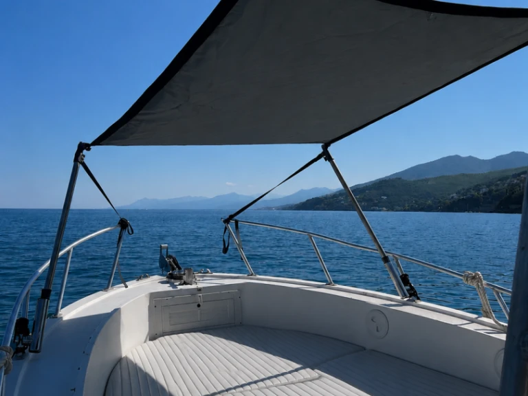 Motorboot mit oder ohne Skipper Mako mieten in Bastia