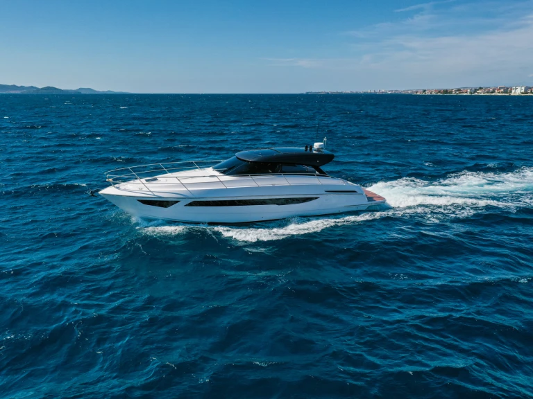 Ein Focus Power 44 mieten in Saint-Tropez