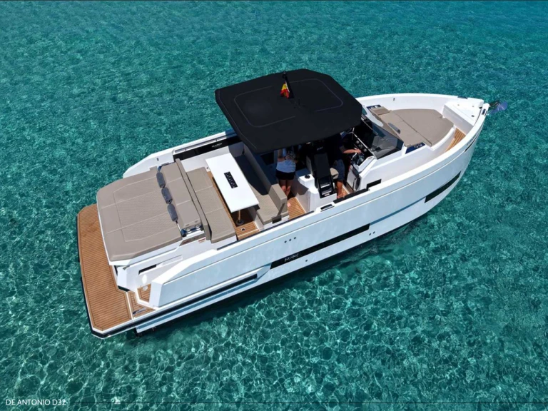 YachtCharter in Ibiza Town - De Antonio D32 auf SamBoat