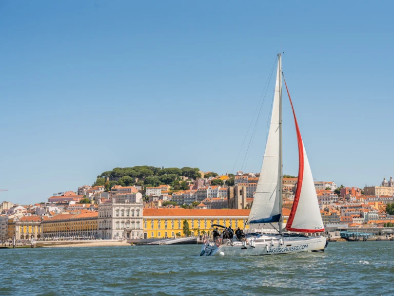 YachtCharter in Lissabon - Jeanneau Sun Odyssey 42.1 auf SamBoat