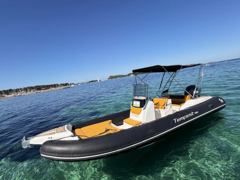 Schlauchboot mieten in Six-Fours-les-Plages - Capelli Capelli 700