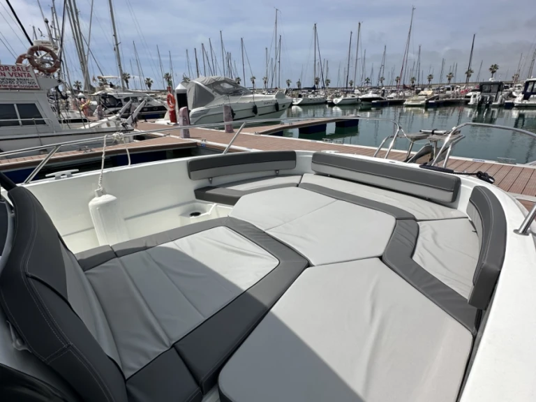 Jeanneau Cap Camarat 9.0 CC mieten Sitges