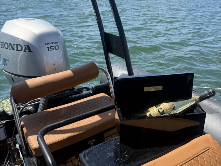 Vermietung Schlauchboot Zeppelin mit Führerschein