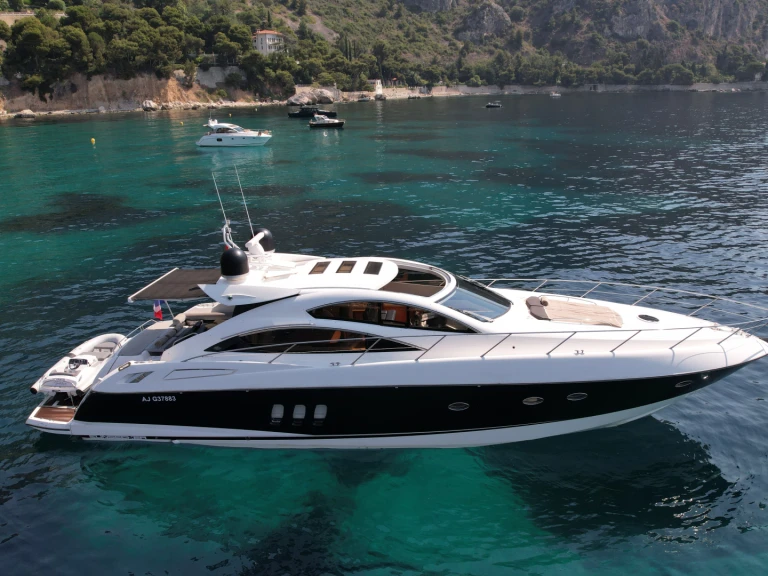 Ein Sunseeker Predator 62 mieten in Beaulieu-sur-Mer