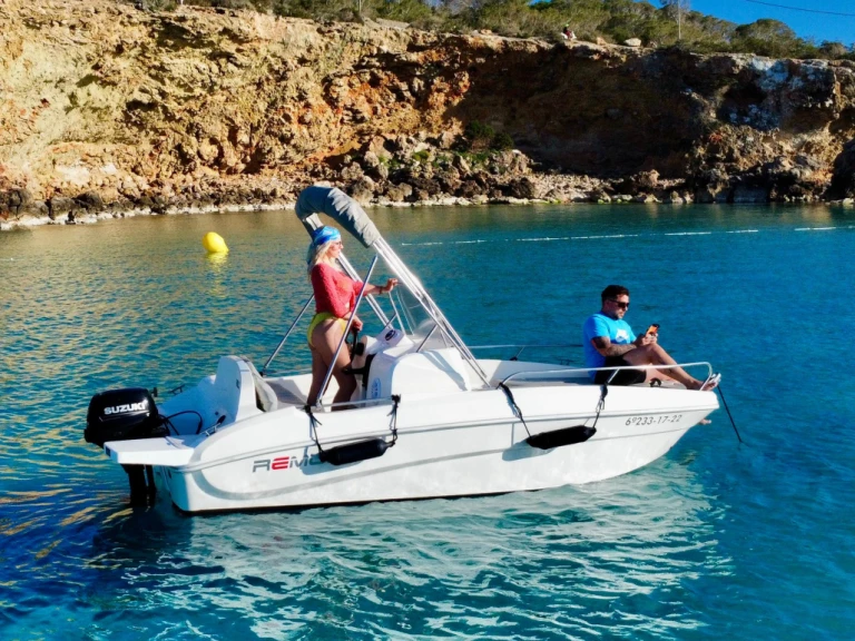 Ein Remus Remus 450 open mieten in Sant Antoni de Portmany