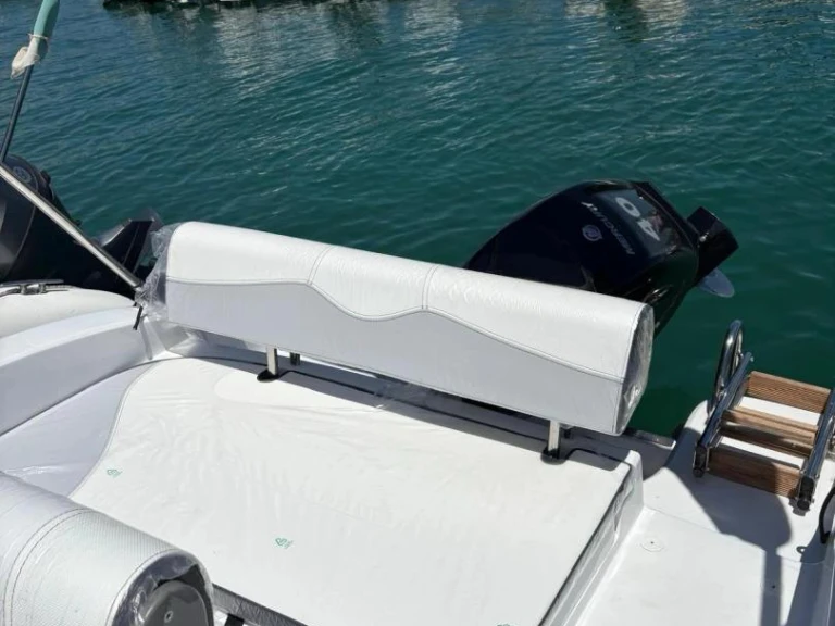 Vermietung Motorboot Trimarchi mit Führerschein
