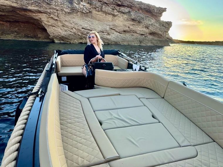Ein Silent Yachts 525 mieten in Sant Antoni de Portmany