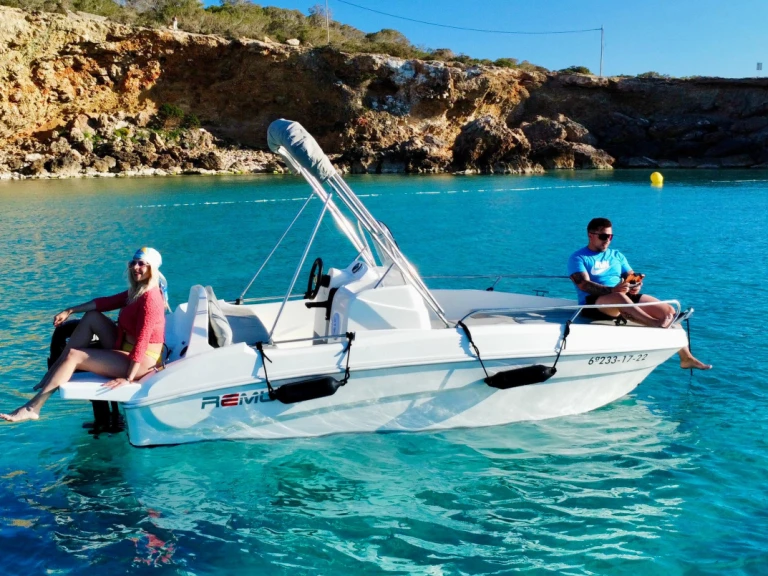 Boot mieten Sant Antoni de Portmany günstig Remus 450 open