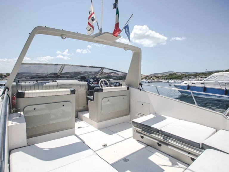 Motorboot mit oder ohne Skipper Riva mieten in Porto Pozzo