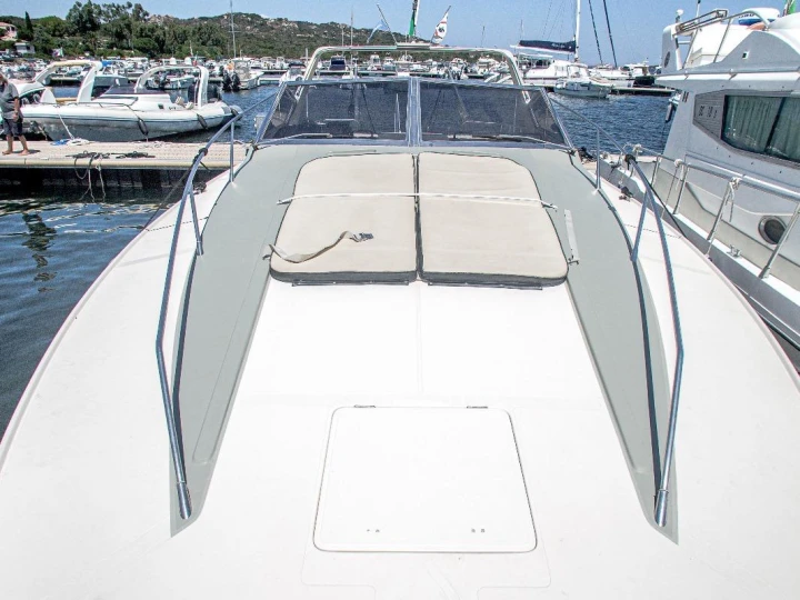 Ein Riva Bravo 38 special mieten in Porto Pozzo