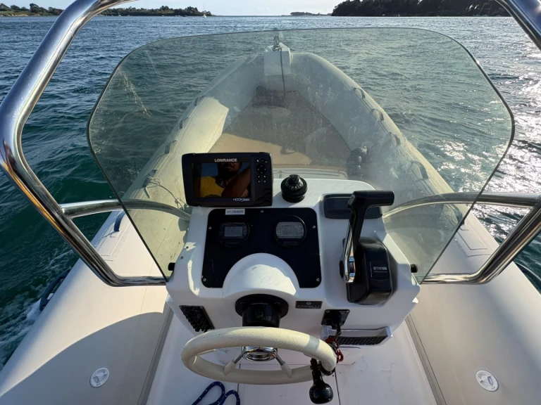 Schlauchboot mieten in Larmor-Baden - Capelli Capelli 626 Luxe