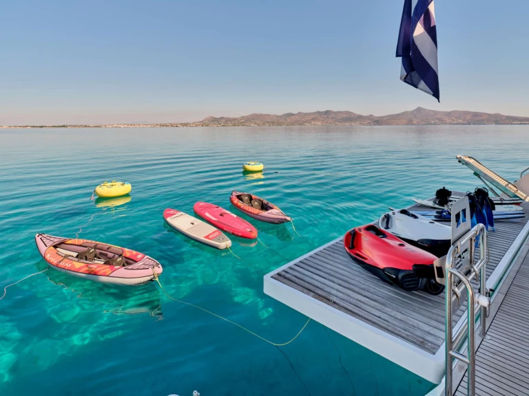 YachtCharter in Álimos - Fountaine Pajot Fountaine Pajot Power Alegria 67 (5 cab) auf SamBoat