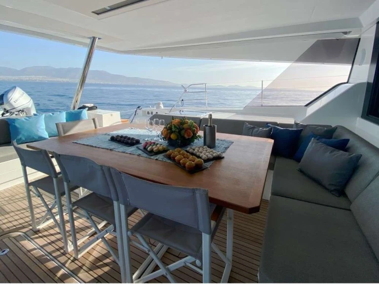 Ein Fountaine Pajot Fountaine Pajot Samana 59 (5 cab) mieten in Álimos