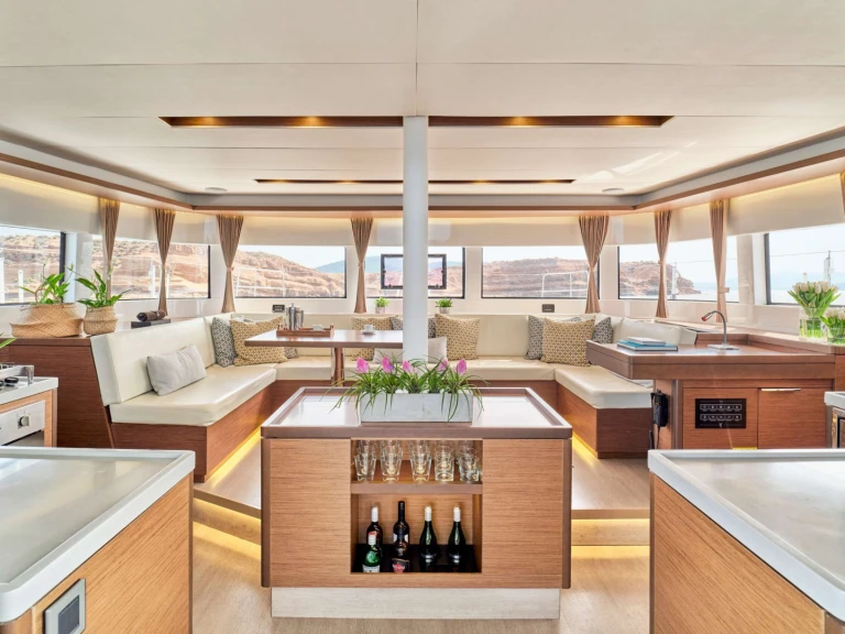 YachtCharter in Álimos - Lagoon Lagoon 50 auf SamBoat