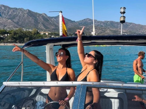 Motorboot mit oder ohne Skipper Glastron mieten in Marbella