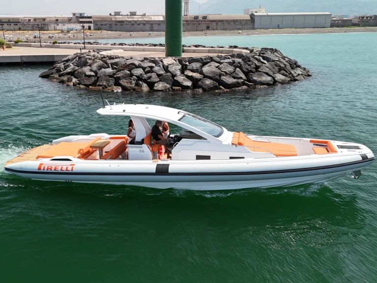 Motorboot mit oder ohne Skipper Pirelli mieten in Castellammare di Stabia
