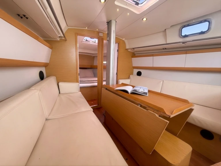 Bootsverleih Bénéteau First 35 Pula Samboat