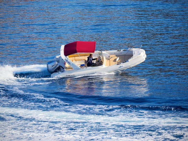 Schlauchboot mit oder ohne Skipper Inmark-Marine mieten in Hvar