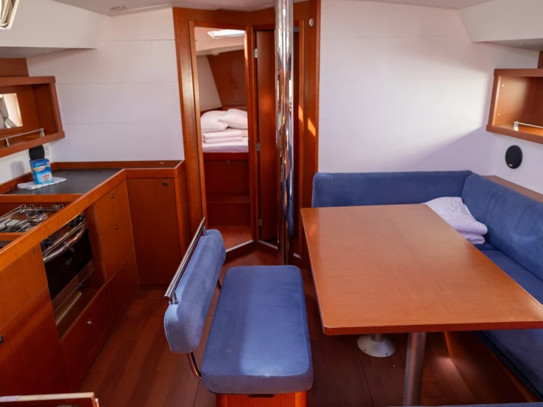Ein Bénéteau Oceanis 45 mieten in Biograd na Moru