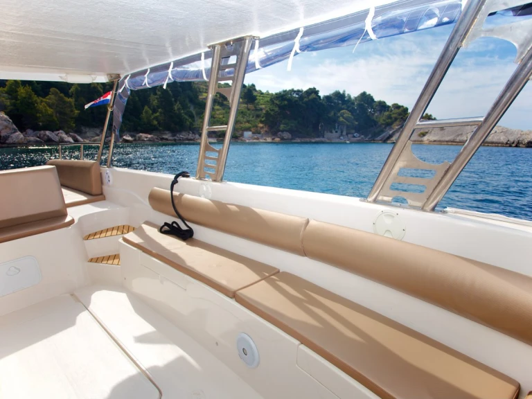 YachtCharter in Hvar - Aqua-Sport Enzo 35 auf SamBoat