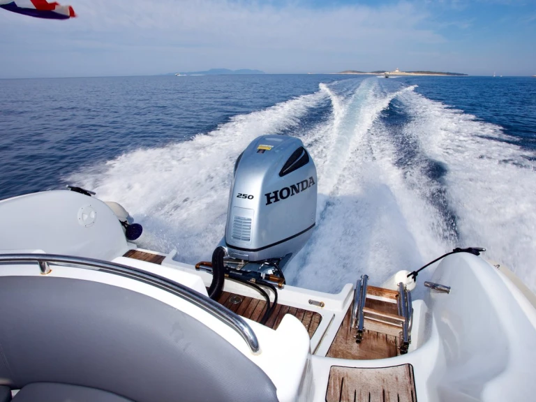 Schlauchboot mieten in Hvar - Flyer Flyer 828
